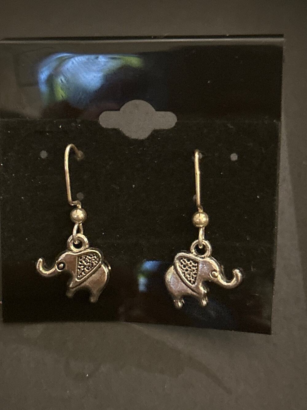 Silver Tone Elephant Dangle Earrings Boho Textured Animal Drop Hook Jewelry